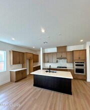 2324 Rocky Anchor Ln in Sparks, NV - Building Photo - Building Photo