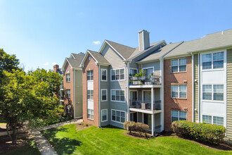 Henley at Kingstowne in Alexandria, VA - Building Photo - Building Photo