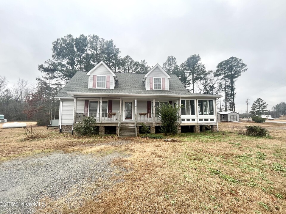 113 River Cove Ln in Hertford, NC - Foto de edificio