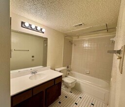 9229 Imogene St in Houston, TX - Building Photo - Building Photo