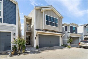 11013 Cres Light Way in Houston, TX - Building Photo