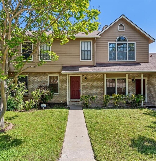 property at 11404 Walnut Ridge Dr