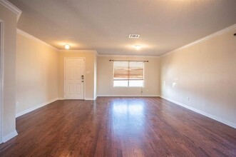 817 Green Heath Ave in Fort Worth, TX - Foto de edificio - Building Photo