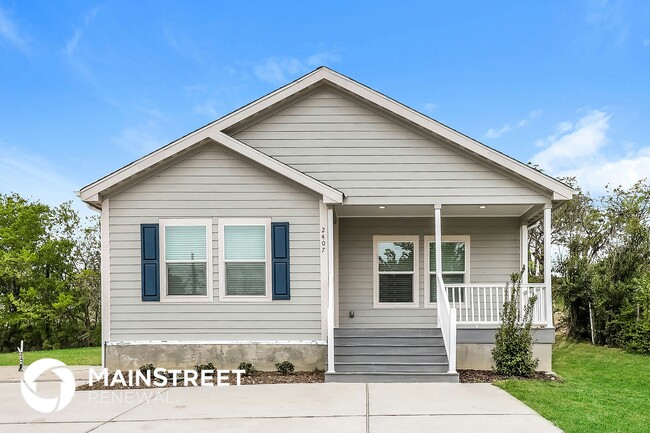 property at 2407 Oxford Ave