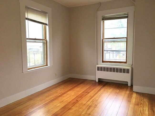 property at 6 Reed Ct