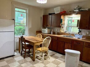 236 Cypress St in Brookline, MA - Building Photo - Building Photo