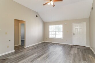 7364 Wendy Way in Walls, MS - Foto de edificio - Building Photo