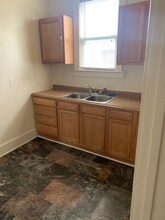 62 Manatee Ave in Hazel Park, MI - Foto de edificio - Building Photo
