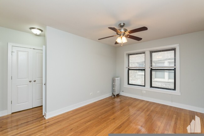 667 W Cornelia Ave, Unit #111 in Chicago, IL - Building Photo - Building Photo