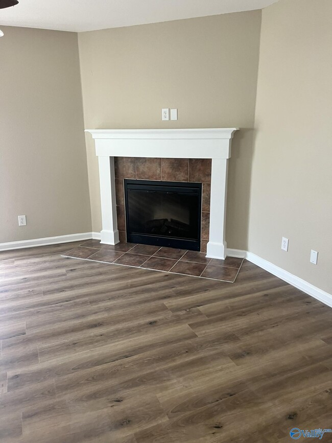 property at 3061 Castlecreek Dr SW