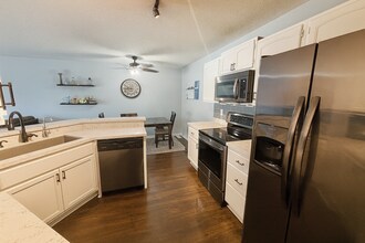 4969 Grenwich Ave N in St. Paul, MN - Building Photo - Building Photo