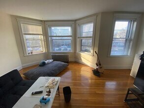 1033 Beacon St-Unit -2 in Brookline, MA - Building Photo - Building Photo