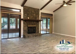 616 Rock Shadow Ct in Stone Mountain, GA - Building Photo - Building Photo