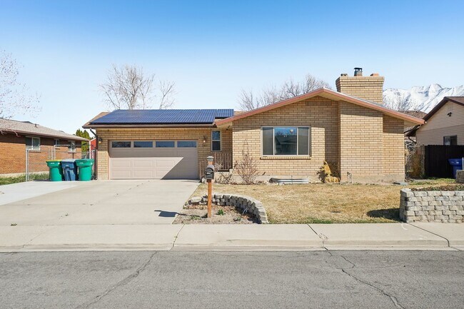 240 W 220 S St