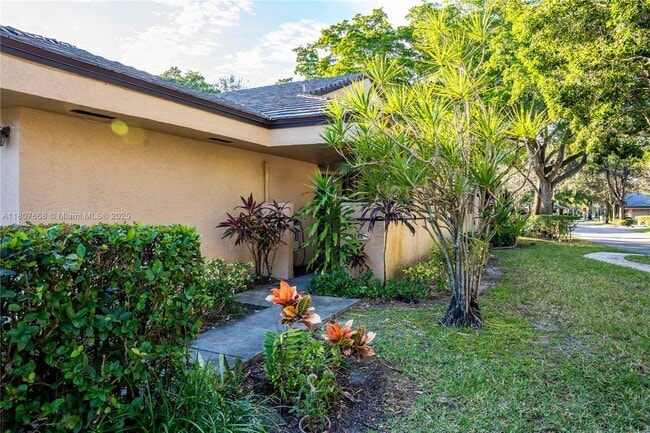 property at 9286 Chelsea Dr N