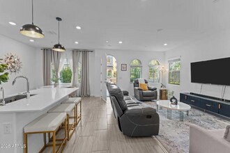 4077 S Sabrina Dr in Chandler, AZ - Building Photo - Building Photo