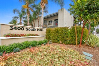 3400 South Main Street in Santa Ana, CA - Foto de edificio - Building Photo