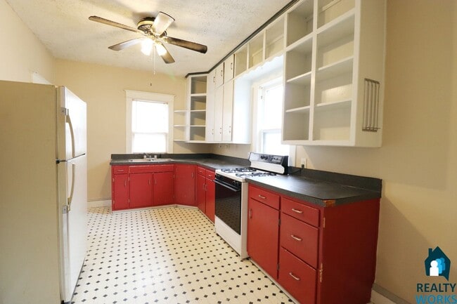 338 S 25th St in Lincoln, NE - Building Photo - Building Photo