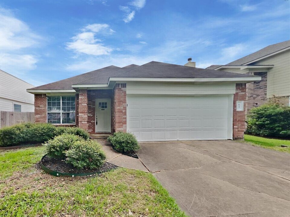 6733 River Ridge Ln in Dickinson, TX - Building Photo