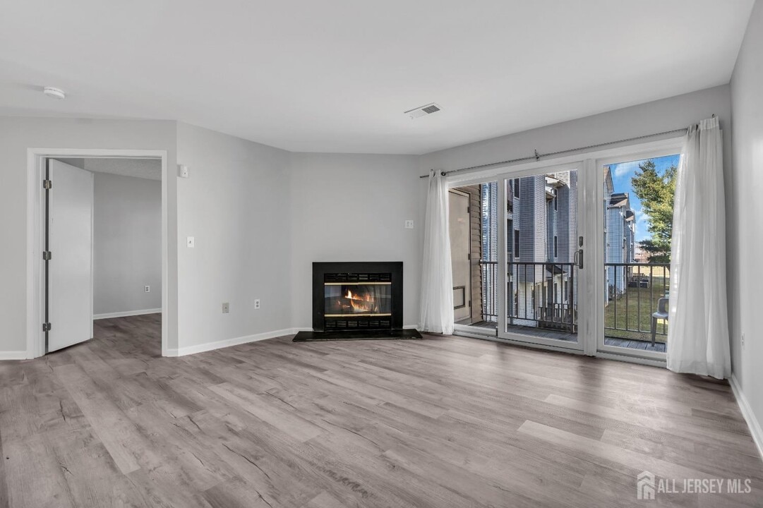 724 Edpas Rd in New Brunswick, NJ - Building Photo