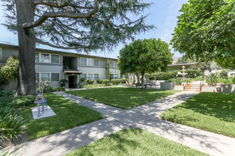 Park Place Apartments in Monrovia, CA - Building Photo - Building Photo