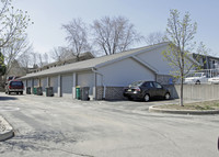 South Shore Point in St. Francis, WI - Foto de edificio - Other