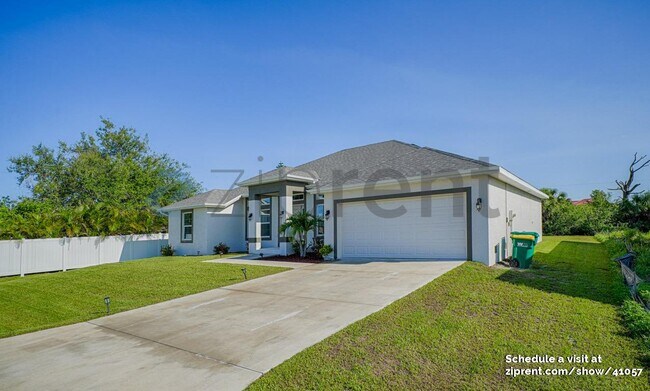 15329 Aldama Cir in Port Charlotte, FL - Building Photo - Building Photo