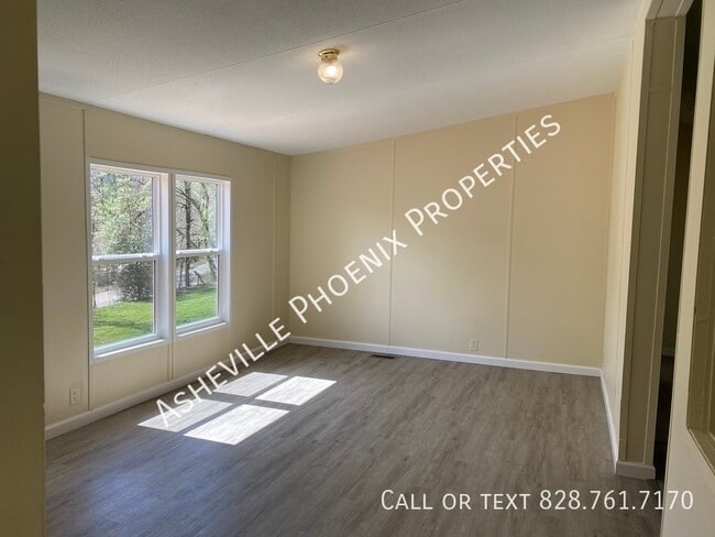 214 S Morgan Branch Rd in Candler, NC - Building Photo - Building Photo