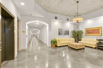 2323 Polk St in Houston, TX - Building Photo - Building Photo