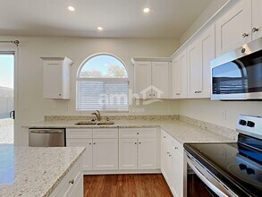 7008 S 38th Ln in Phoenix, AZ - Building Photo - Building Photo