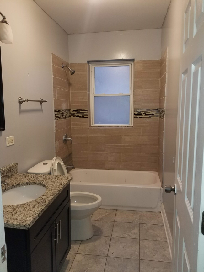 8246 S Maryland Ave-Unit -1N in Chicago, IL - Building Photo - Building Photo