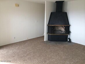 3285 Gypsum Rd in Reno, NV - Building Photo - Building Photo