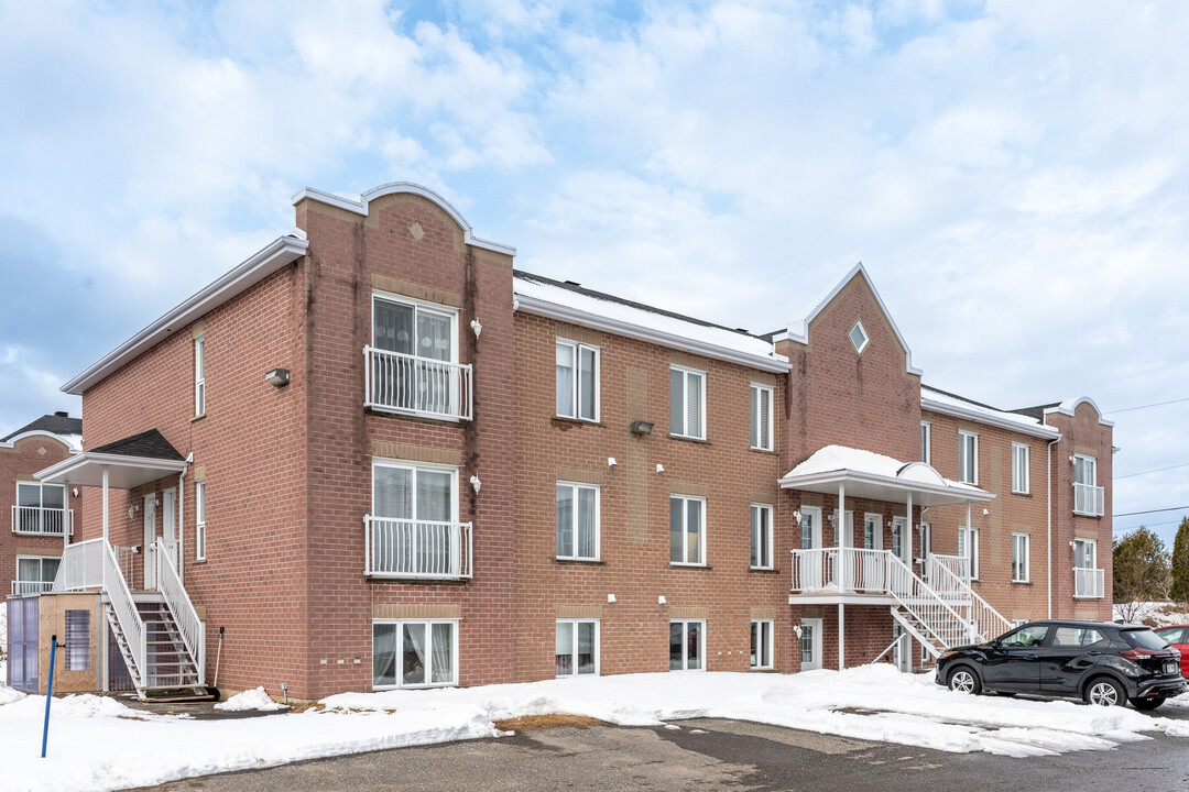 1082A Charles-Rodrigue Rue in Lévis, QC - Building Photo