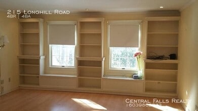 215 Long Hill Rd in Dover, NH - Building Photo - Building Photo