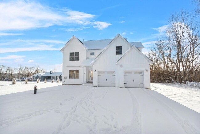 168 Pine Grove Rd in Middletown, NY - Building Photo - Building Photo