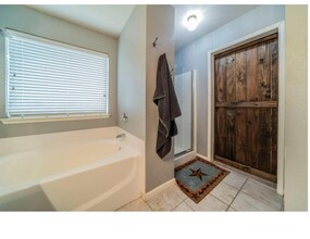 9101 Gristmill Ct in Fort Worth, TX - Building Photo - Building Photo