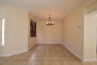 6665 Coral Springs Cir in Las Vegas, NV - Building Photo - Building Photo