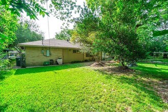 10302 Woodwind Dr in Houston, TX - Building Photo - Building Photo
