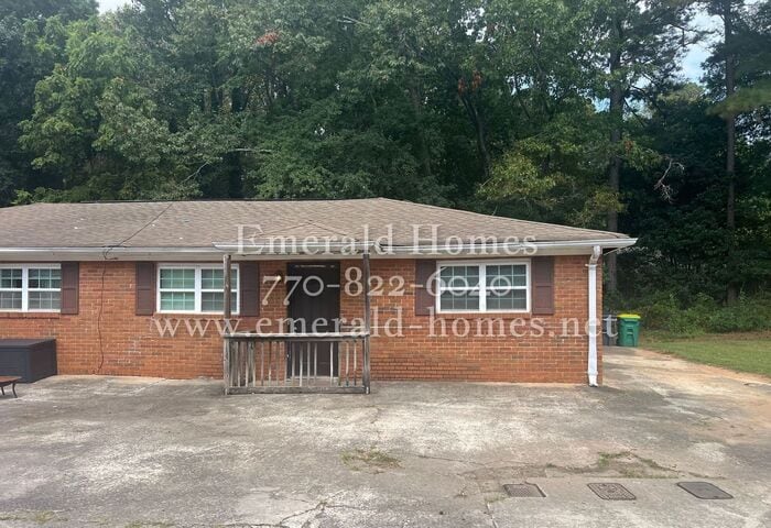 4689 Cook Dr in Buford, GA - Building Photo