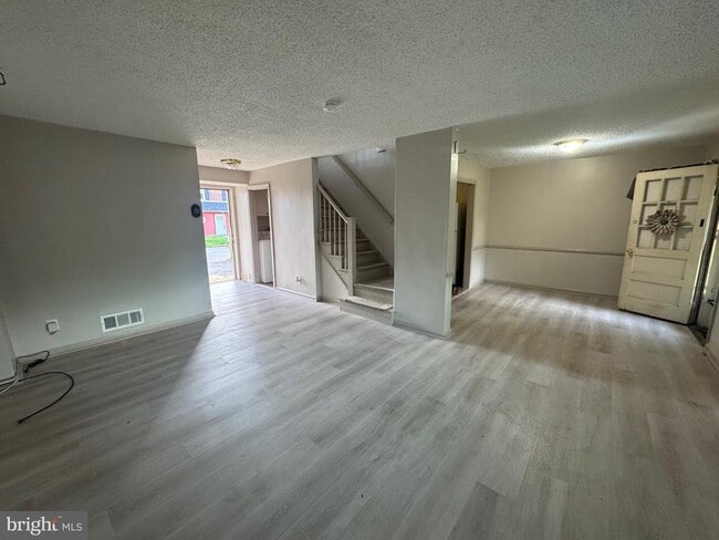 39 N Pennewell Dr in Wilmington, DE - Building Photo - Building Photo