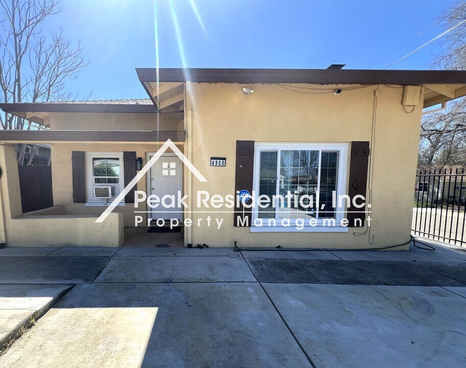 4900 Parker Ave in Sacramento, CA - Building Photo