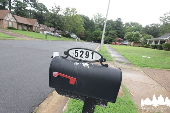 5291 Twin Woods Ave in Memphis, TN - Building Photo - Building Photo