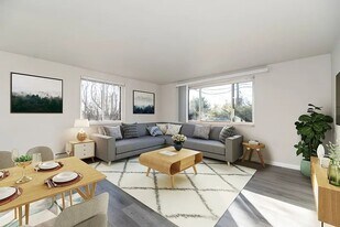 688-688 Miller Ct in Lakewood, CO - Building Photo