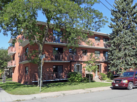 50 Hilda Ave in Hamilton, ON - Building Photo