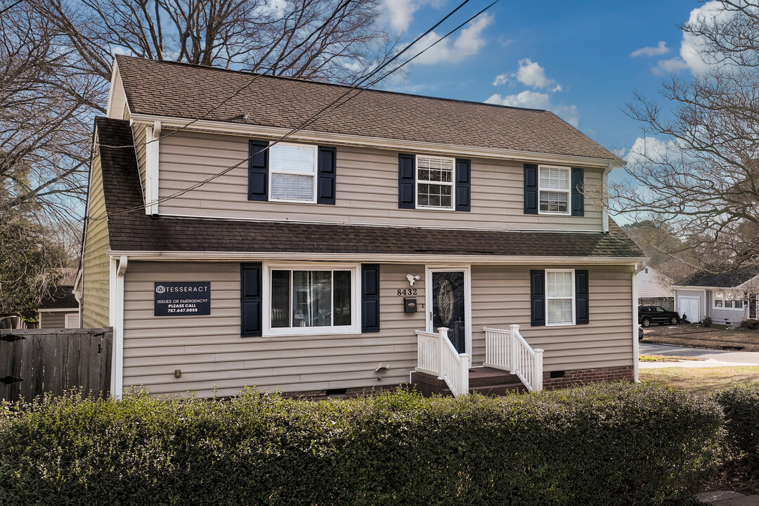 The Radnor House in Norfolk, VA - Building Photo