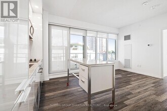 75 Canterbury Pl in Toronto, ON - Building Photo - Building Photo