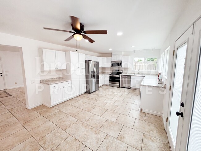 property at 581 Glenheather Dr