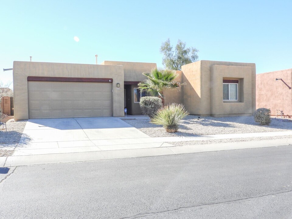 5439 W Mosquito Dr in Tucson, AZ - Building Photo