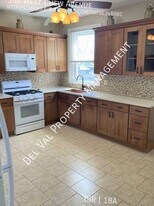 536 W Chew Ave in Philadelphia, PA - Building Photo