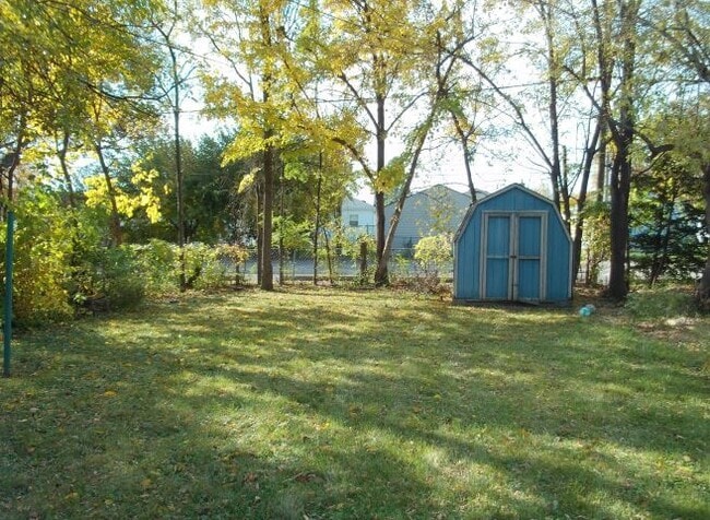 22825 Brittany Ave in Eastpointe, MI - Building Photo - Building Photo